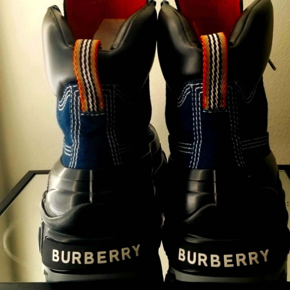 BURBERRY men's boots - Picture 3 of 4
